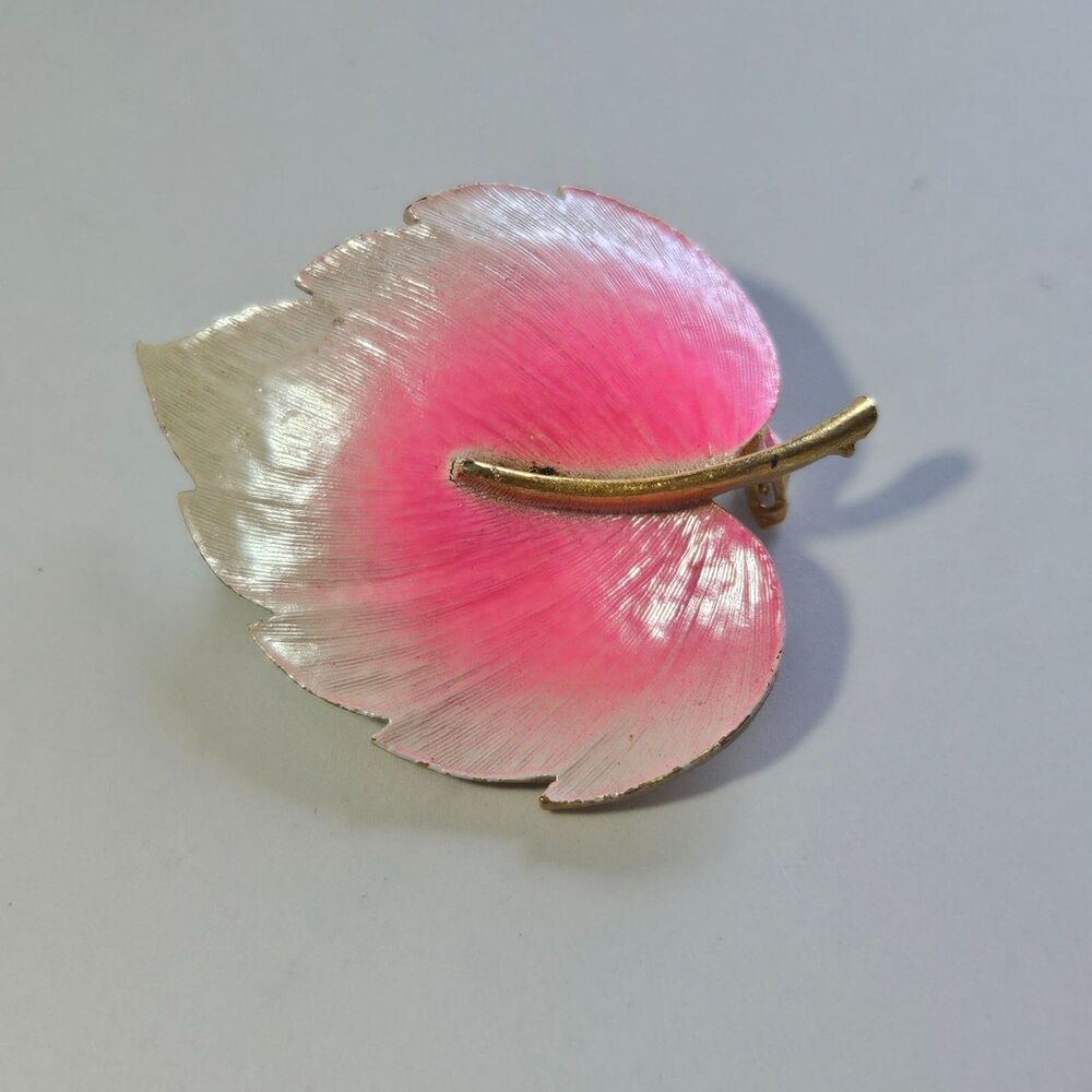 Lind-gal Gold Tone Pink White Enamel Textured Flower Leaf Brooch Vintage 1960's